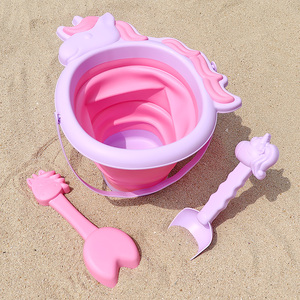 沙滩戏水玩具可折叠便携儿童小桶装水捞鱼宝宝塑料桶铲子挖沙玩水