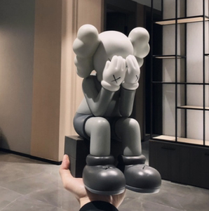 kaws潮玩三色台北台湾限定28cm 坐凳子 捂脸xx 手办模型 摆件玩具