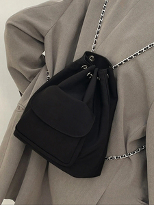 包包2023新款韩版时尚简约束口通勤黑色抽绳链条双肩包女学生背包