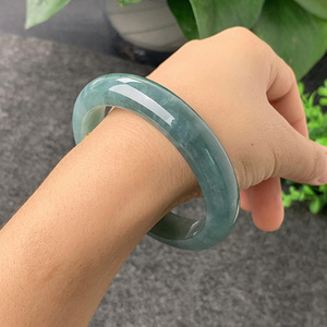 全民翡翠直播油青翡翠手镯冰种绿色缅甸玉圆条贵妃镯天然正品玉镯