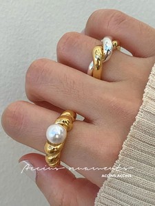 欧美粗麻花扭纹大珍珠戒指法式复古金银撞色打结时髦叠戴气质指环