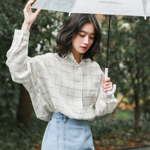 文艺小清新浅色格子衬衫女长袖2020秋装新款宽松显瘦韩版棉麻衬衣