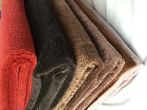 澳毛皮毛一体羊剪绒香压花水波纹全毛羊剪绒大衣面料