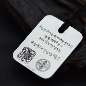莲花生大师金刚铠甲 愤怒莲师九头蝎 佩戴解脱咒轮 纯银项链坠