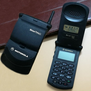 摩托罗拉翻盖手机老款怀旧