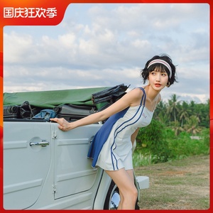 蓝白拼接泳衣女经典连体可爱小清新韩国甜美元气少女小胸聚拢遮肚