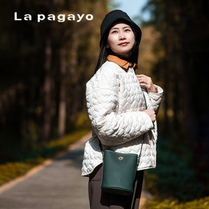 La pagayo/帕佳图摔纹牛皮小可爱手机包斜挎小包真皮随身包女包包