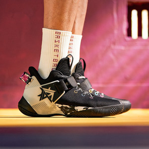 安踏要疯3代战靴