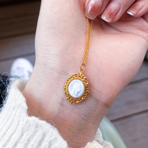 18k黄金女王牌项链贝母锁骨伊丽莎白吊坠送女友母亲节礼物复古ins