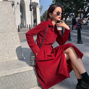 红色西装领连衣裙