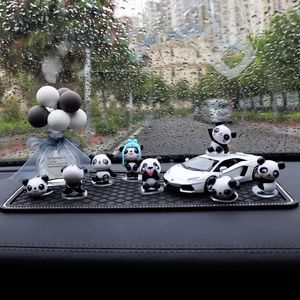 可爱小熊猫汽车摆件创意汽车中控台内饰品车载卡通香薰装饰用品