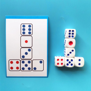 幼儿园区角游戏活动自制玩教具数学骰子游戏按规律排序点数找对应