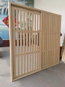 鸽舍木制避光推拉门