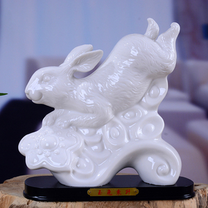 吉祥如意陶瓷动物招财吉祥摆件飞兔子风水家居饰品客厅白色工艺品