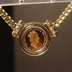 伊丽莎白女王金币项链18k金钻石金币古巴链项链