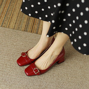 特小码女鞋313233漆皮方头浅口粗跟皮带扣大码单鞋女41一43夏新款