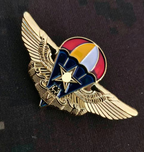 皿姐姐淘宝新款伞兵首次跳伞纪念证章空降特种兵伞标胸章伞徽战友