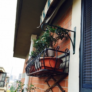 包邮铁艺花架阳台栏杆悬挂花盆架户外窗台壁挂花篮创意墙壁置物架