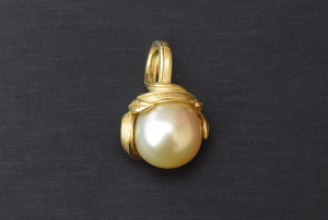 日本珠宝tasaki田崎12mm南洋金珠海水珍珠18k金吊坠8.39克 证书