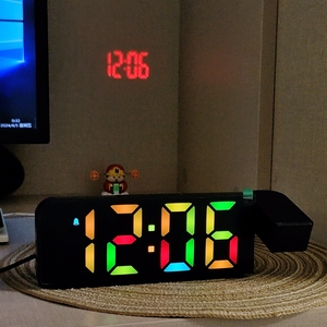 简约床头投影时钟多功能夜光数字LED电子桌面时钟个性创意闹钟