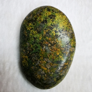 西藏药王石手把件蛇纹石玉原石藏玉把玩件藏宝陨玉养生镇宅藏磁石