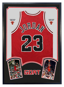 【树枝】 收藏 迈克尔乔丹 亲笔签名 公牛队23号球衣 含证书裱框