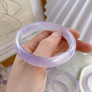 周大福焕美天然荔枝冻玛瑙手镯高冰透紫色玉髓叮当镯女古风轻奢小