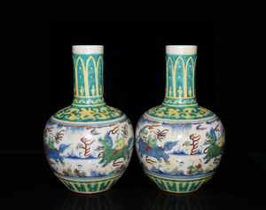 明代成化红胎斗彩麒麟送子天球瓶一对古玩古董瓷器收藏真品老物件