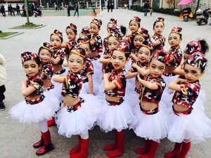儿童兵娃娃演出服男女童迷彩表演服蓬蓬裙幼儿小女兵舞蹈服装六一