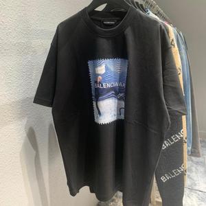 巴黎世家人物印花短袖