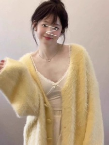 一颗甜《日落金山》长袖毛毛针织开衫奶黄色V领毛衣女秋冬季外套