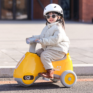 儿童电动车女宝宝摩托车2岁小男孩脚踏三轮车玩具车可坐人可骑3