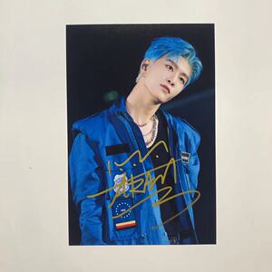 范丞丞周边海报