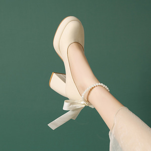 法式玛丽珍女鞋2024新款气质单鞋白色婚鞋配裙子防水台粗跟高跟鞋