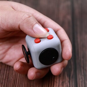 大人玩具解闷把玩件减压小玩意儿小东西稀奇古怪上课玩的小礼物女