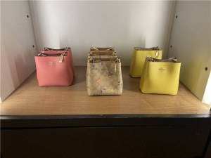 木木北美 coach蔻驰正品奥莱21新迷你town马车印花水桶女斜跨包