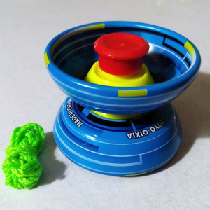 旋风小子吊版悠悠球 金属侧轴悠悠球yoyo溜溜球 5元1个 多色随机