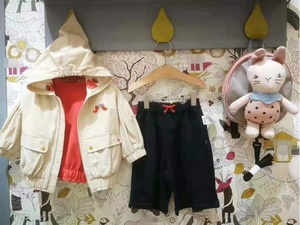 韩国中小童装 春季新款女童宝宝米色带帽短款风衣 外套 夹克