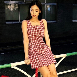 金智妮jennie同款韩风复古鬼马少女甜美红色格子吊带连衣裙半身裙