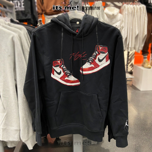 NIKE JORDAN 耐克乔丹男子AJ1芝加哥运动篮球套头连帽卫衣 FD0569