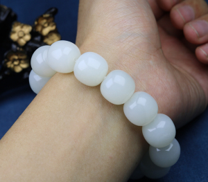 精新疆和田玉老坑羊脂白玉手串男女款白玉手链老型珠桶珠15*16mm