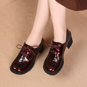 真皮漆皮女鞋2021秋季新款舒适百搭粗跟单鞋春秋英伦风宽头小皮鞋
