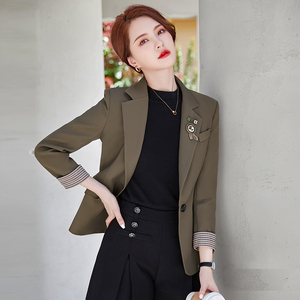 今年流行西装外套女短款小个子春秋新款修身气质休闲减龄西服上衣