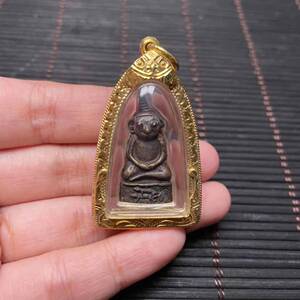 泰国佛牌正品拍婴