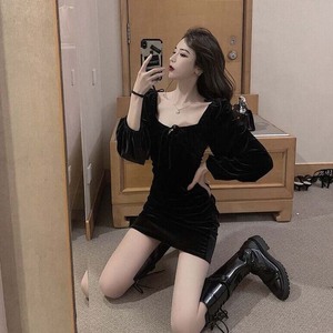 秋装2021年新款女高冷御姐风气质方领性感修身显瘦丝绒包臀连衣裙