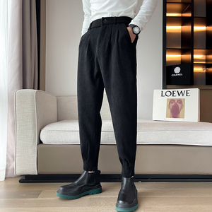 搭配马丁靴的裤子男加绒加厚纯黑色灯芯绒男裤秋冬款潮流韩版休闲