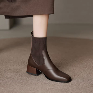 品牌鞋2024秋冬新款棕色马丁靴女英伦风弹力袜靴真皮平底瘦瘦短靴