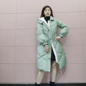 可路莎修身连帽羽绒服2020冬女装新款抽绳收腰中长款白鸭绒c97919