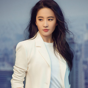 majewuyu刘亦菲明星同款白色职业小西装套装女时尚高端西服两件套