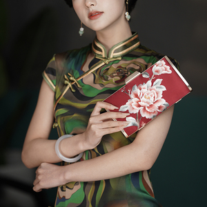 搭配旗袍包包新款刺绣女中国风手拿包真丝妈妈款单肩包复古宴会包